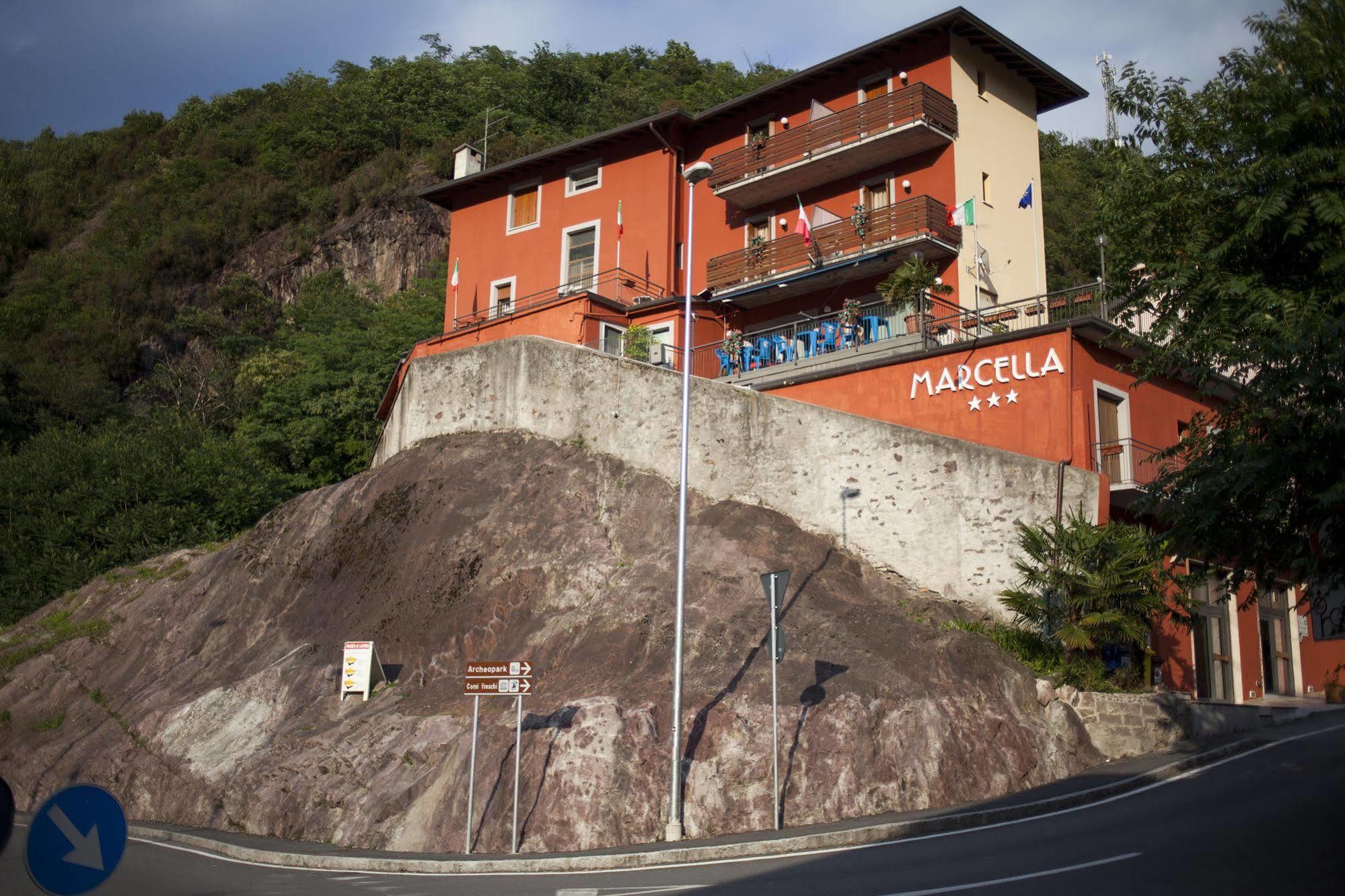 Albergo Marcella Darfo Boario Terme Exterior photo